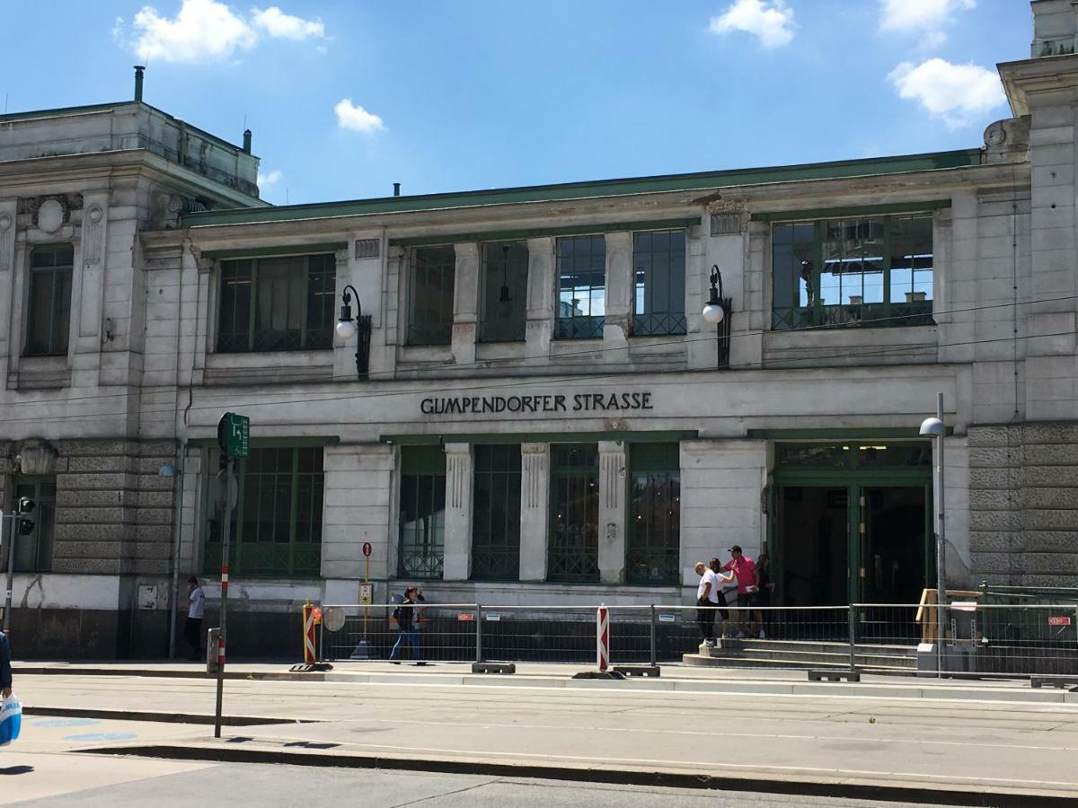 Apartment Zentral Direkt An U-Bahn Station Bécs Kültér fotó